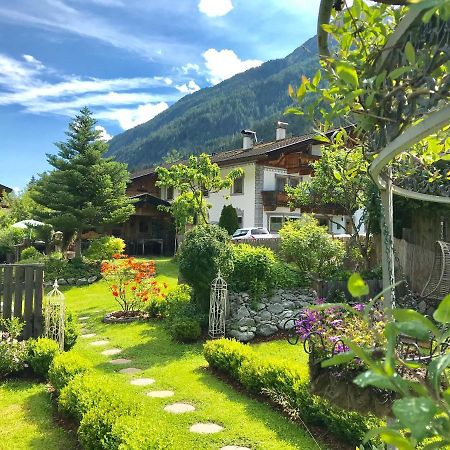 Apartments Schneiterhof - Der Frei-Raum Neustift im Stubaital Exterior photo