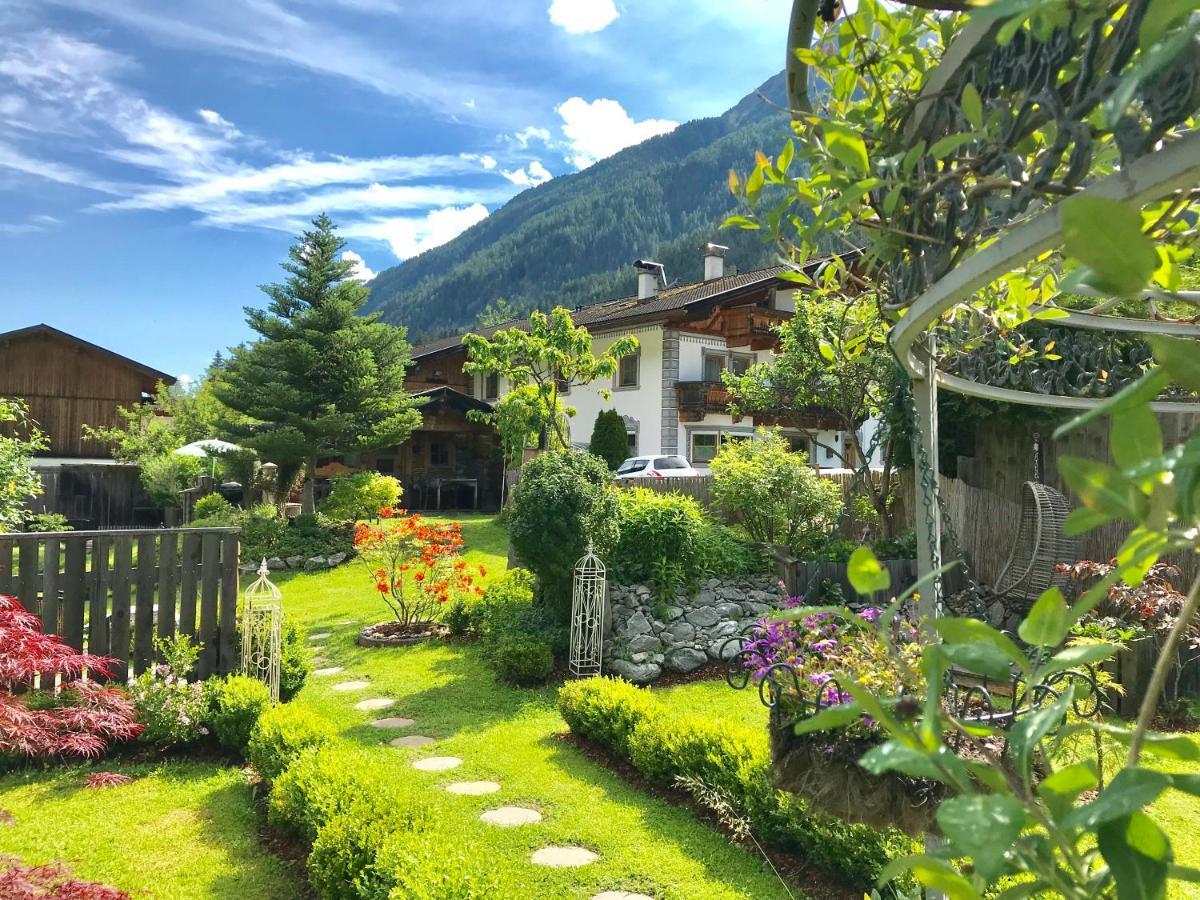 Apartments Schneiterhof - Der Frei-Raum Neustift im Stubaital Exterior photo