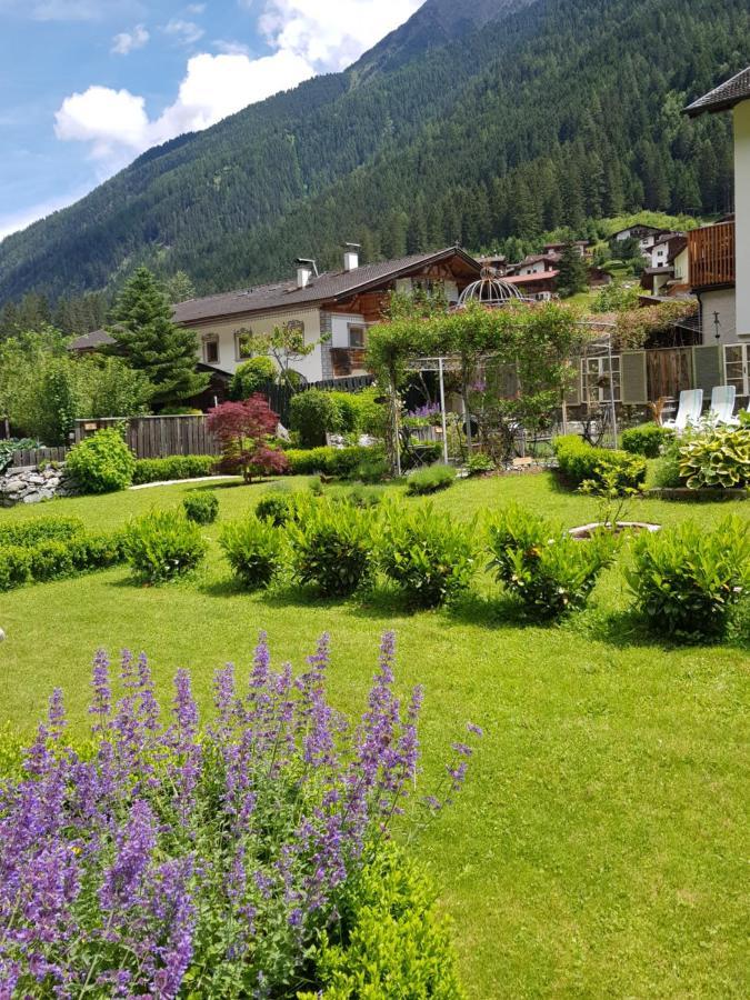 Apartments Schneiterhof - Der Frei-Raum Neustift im Stubaital Exterior photo