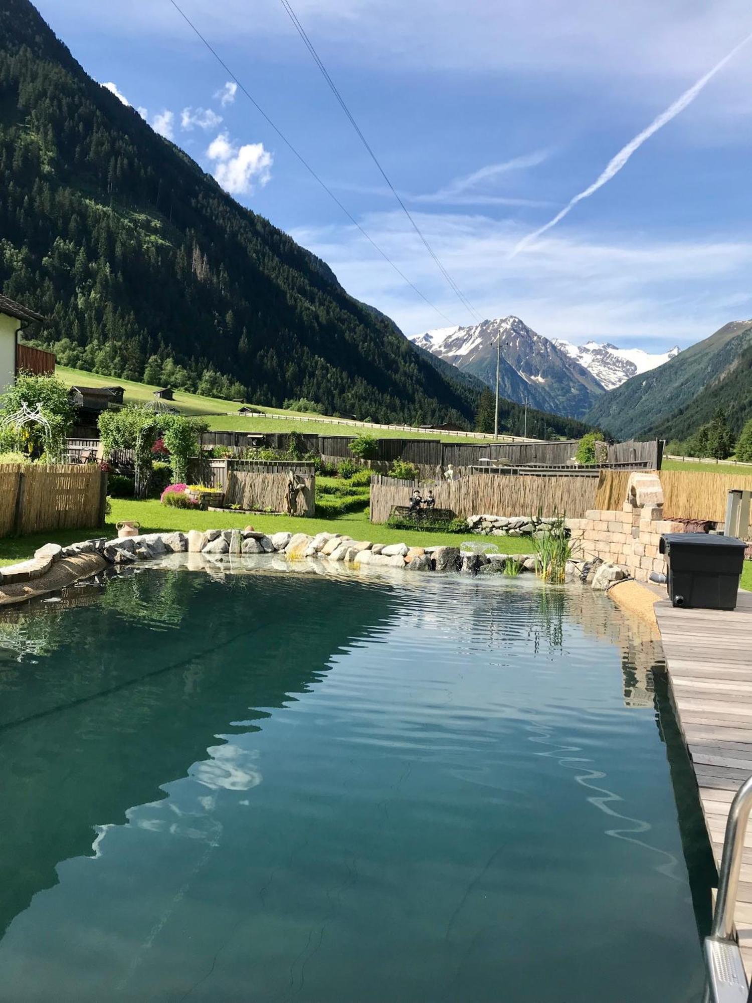 Apartments Schneiterhof - Der Frei-Raum Neustift im Stubaital Exterior photo